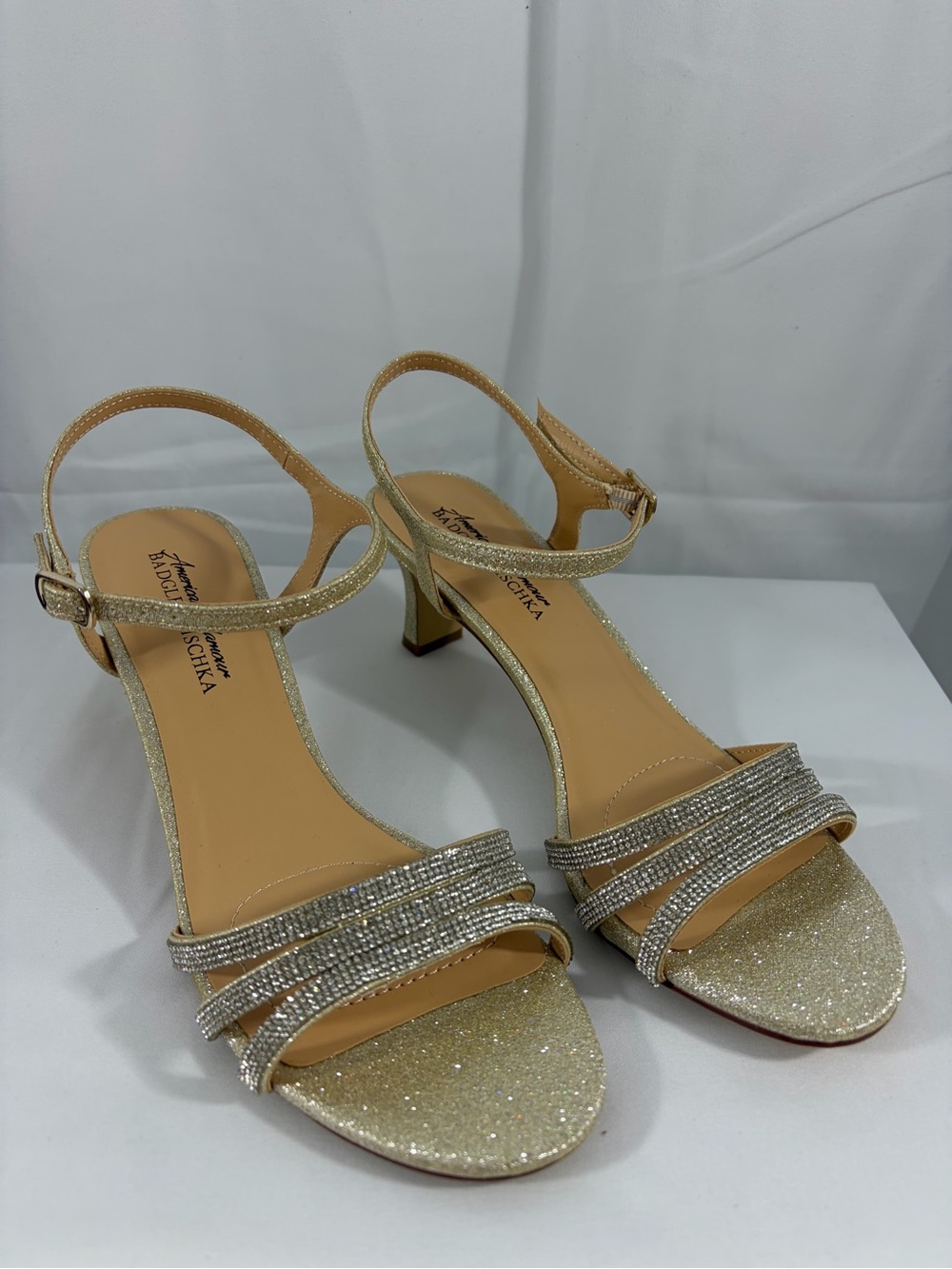 NWT Badgley Mischka Women’s Size 7 Sparkling Silver Gold Strappy Heels Sandals